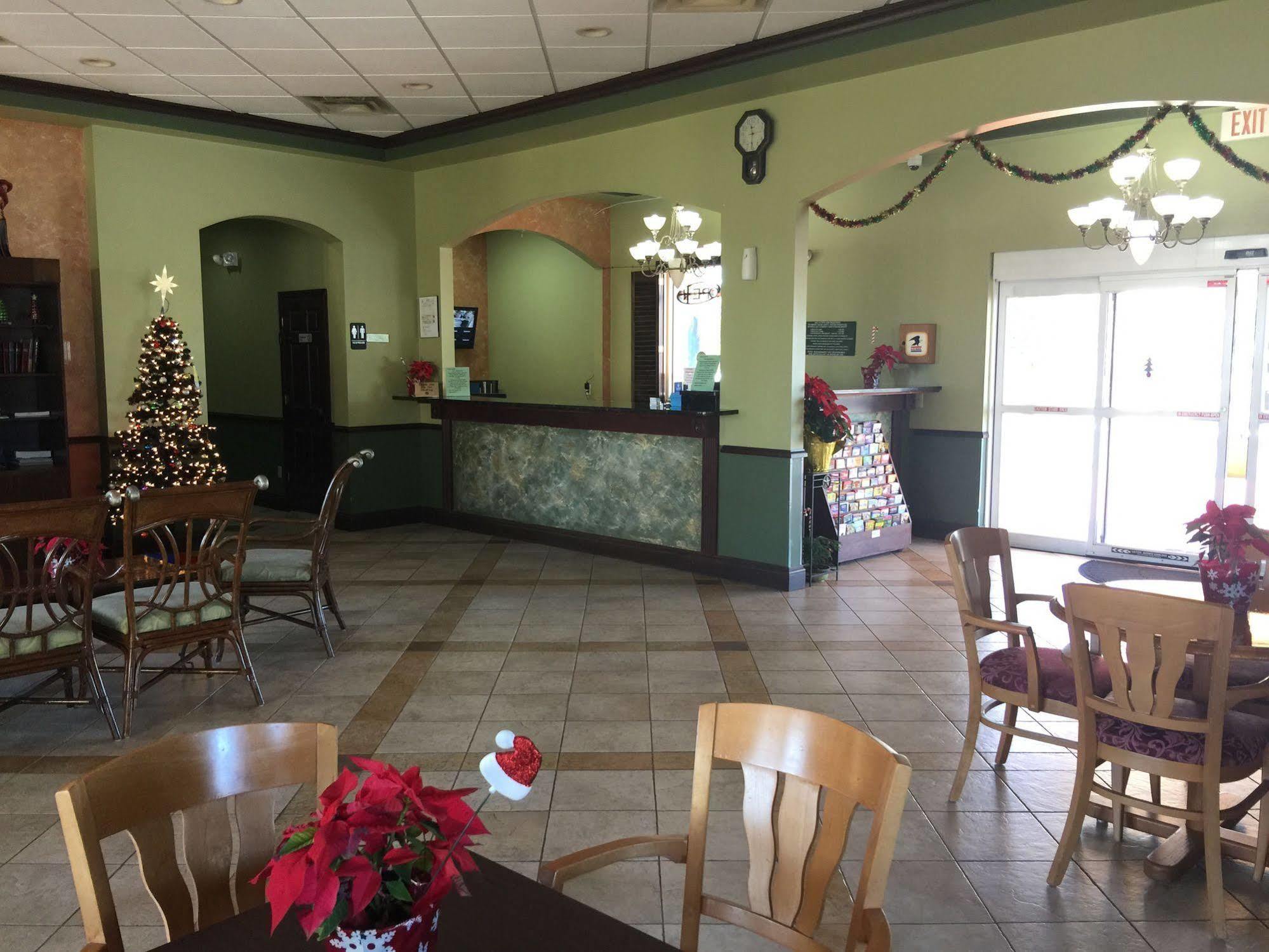 Rodeway Inn Sun City Center Bagian luar foto