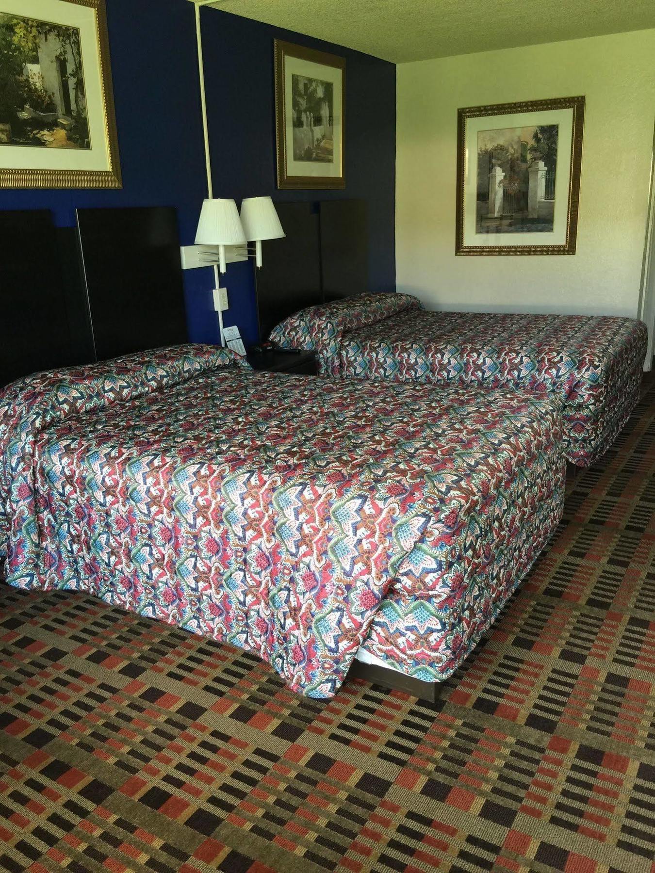 Rodeway Inn Sun City Center Bagian luar foto